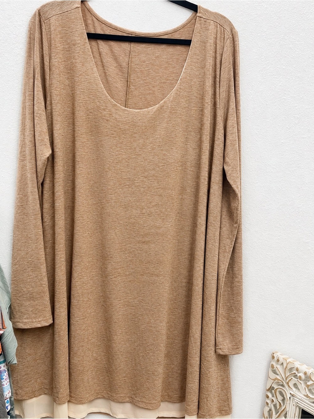 Lightweight Scoop Neck Long Sleeve Tunic in Camel